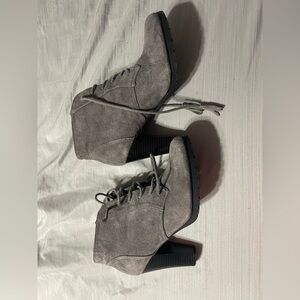 White Mountain Gray Lace Up Boots
